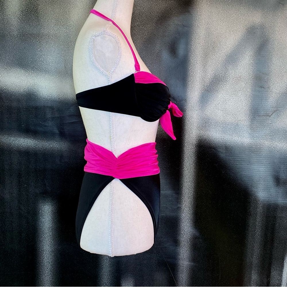 Catalina vintage/new womens 1990’s 2-piece swimsuit. made in Usa. size 8.
